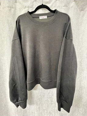 Discount Divas Oversized Sweatshirt in Black Size 1X Like New
